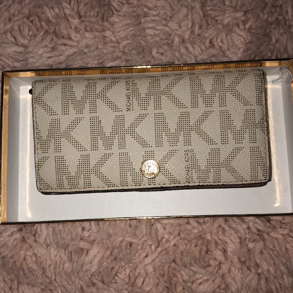 Micheal Kors wallet